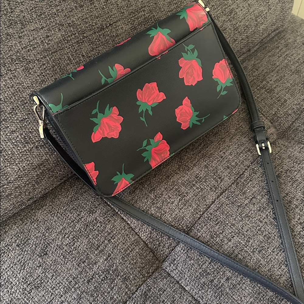 Madison Rose Toss Printed Flap Crossbody - Picture 5 of 6